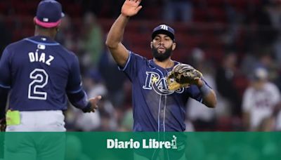 Amed Rosario empujó tres carreras con triple y doble para que los Rays vencieran a Medias Rojas