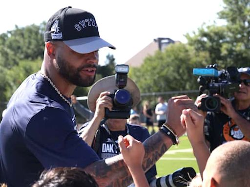 Dak Prescott, CeeDee Lamb preparing for Cowboys season despite unresolved contract talks