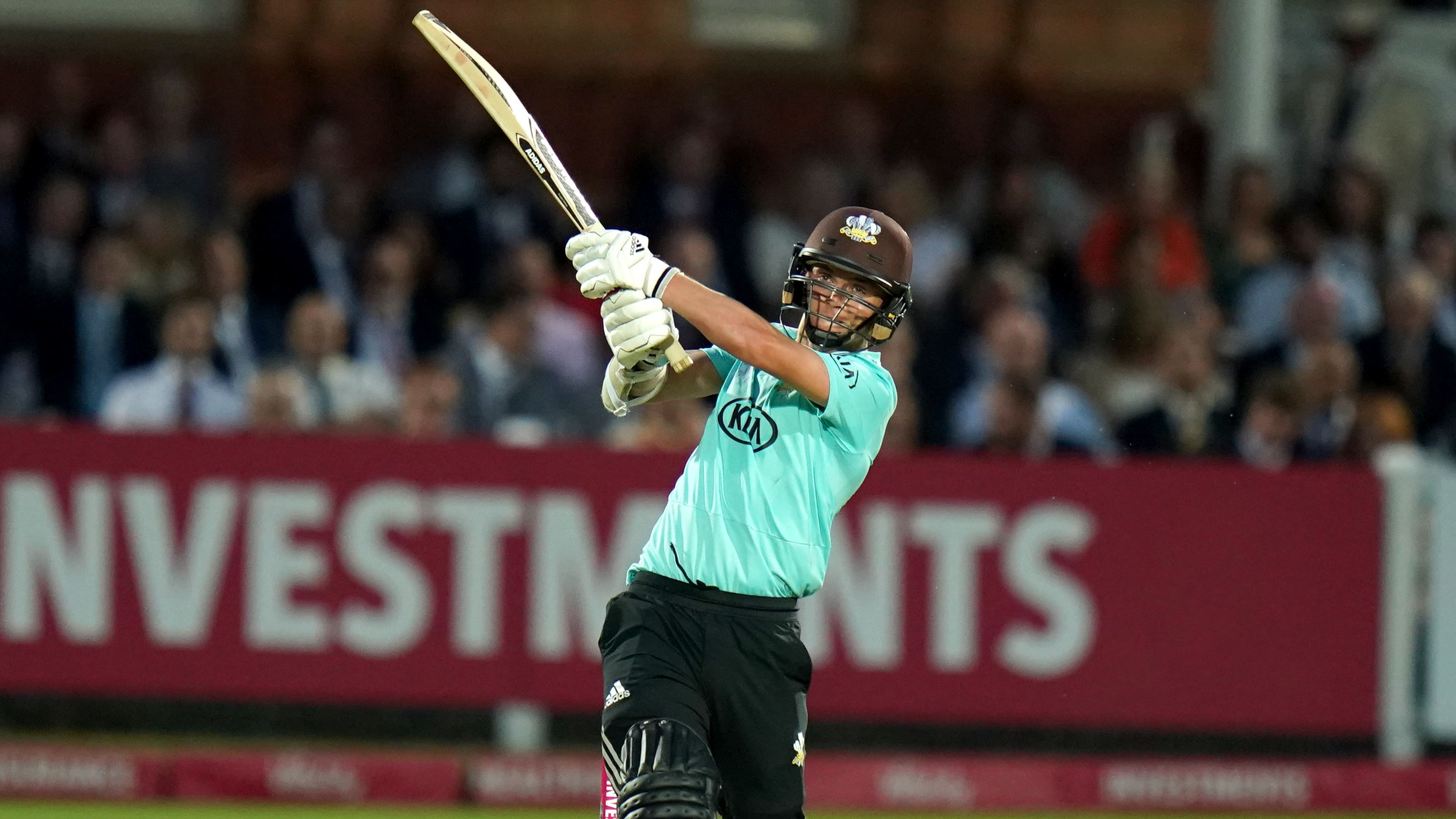 Sam Curran smashes career-best score as Surrey secure home Blast quarter-final