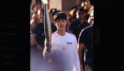Fan cheers greet BTS’ Jin as first torchbearer for Paris Olympics at the Louvre (VIDEO)