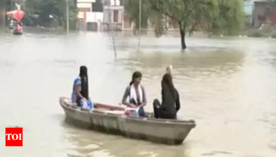 Gorakhpur floods: 30 villages affected as Rapti river surpasses danger mark | Varanasi News - Times of India