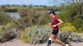 Con prótesis, mujer corre 102 maratones en 102 días