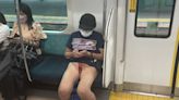 日本男太熱！搭電車下身只穿一條線