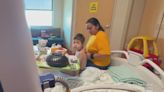 El drama de una madre hispana que teme ser deportada: su hijo de 5 años permanece hospitalizado