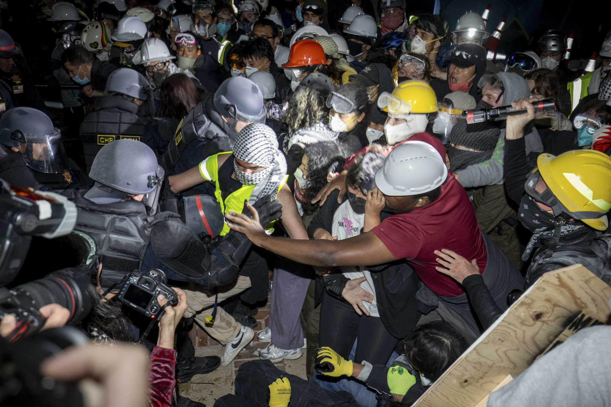 Police make dozens of arrests at UCLA in tense clashes with Israel-Hamas war protesters