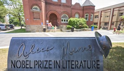 Mayor of town where Munro lived would 'consider' amending monument honouring her