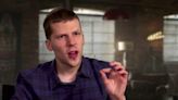 Jesse Eisenberg revela que toma antidepresivos y cree que Los Ilusionistas 3 lo ayudará a dejarlos