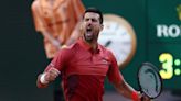 Djokovic sobrevive a una nueva batalla y se instala en los cuartos de final de Roland Garros - La Tercera