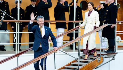 Los reyes Federico y Mary (con un pequeño derrame en un ojo) se despiden de los Bernadotte tras una última e intensa jornada