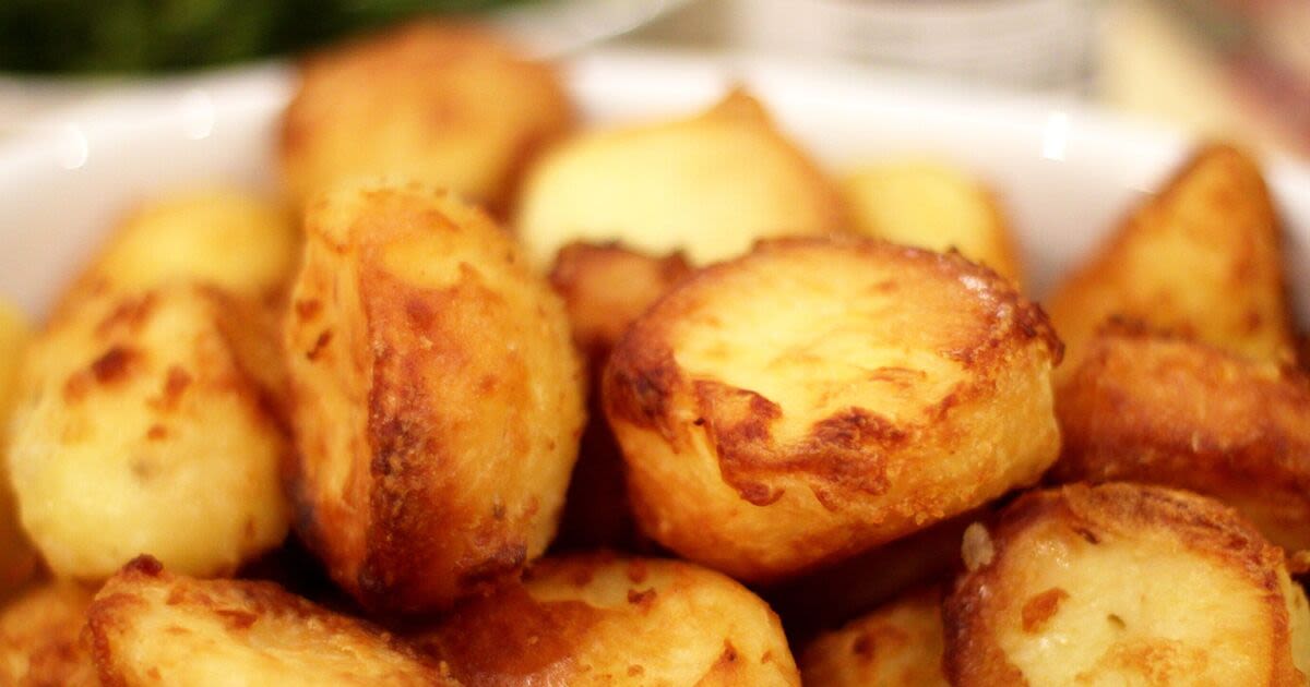 Make the best crispy roast potatoes praised as tasting 'amazing'