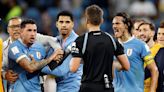FIFA abre procedimiento contra cuatro jugadores de Uruguay por episodios tras eliminación