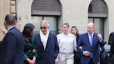 Alberto y Charlene de Mónaco recorren Florencia de la mano y se reúnen con Andrea Bocelli