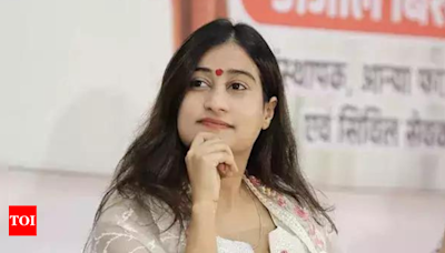 Delhi HC directs removal of offensive posts against Birla’s daughter | Delhi News - Times of India