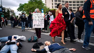 Biden, SNL star Colin Jost bring laughs to White House Correspondents’ Dinner despite protests