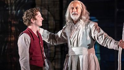 Video: THE LORD OF THE RINGS – A MUSICAL TALE at Chicago Shakespeare Theater