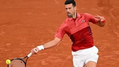 Djokovic muda postura contra Baena e arrasa em Roland Garros