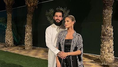 La boda sorpresa de Jota Peleteiro en Arabia Saudí con la modelo Ajla Etemovic cinco meses después de su conversión al Islam