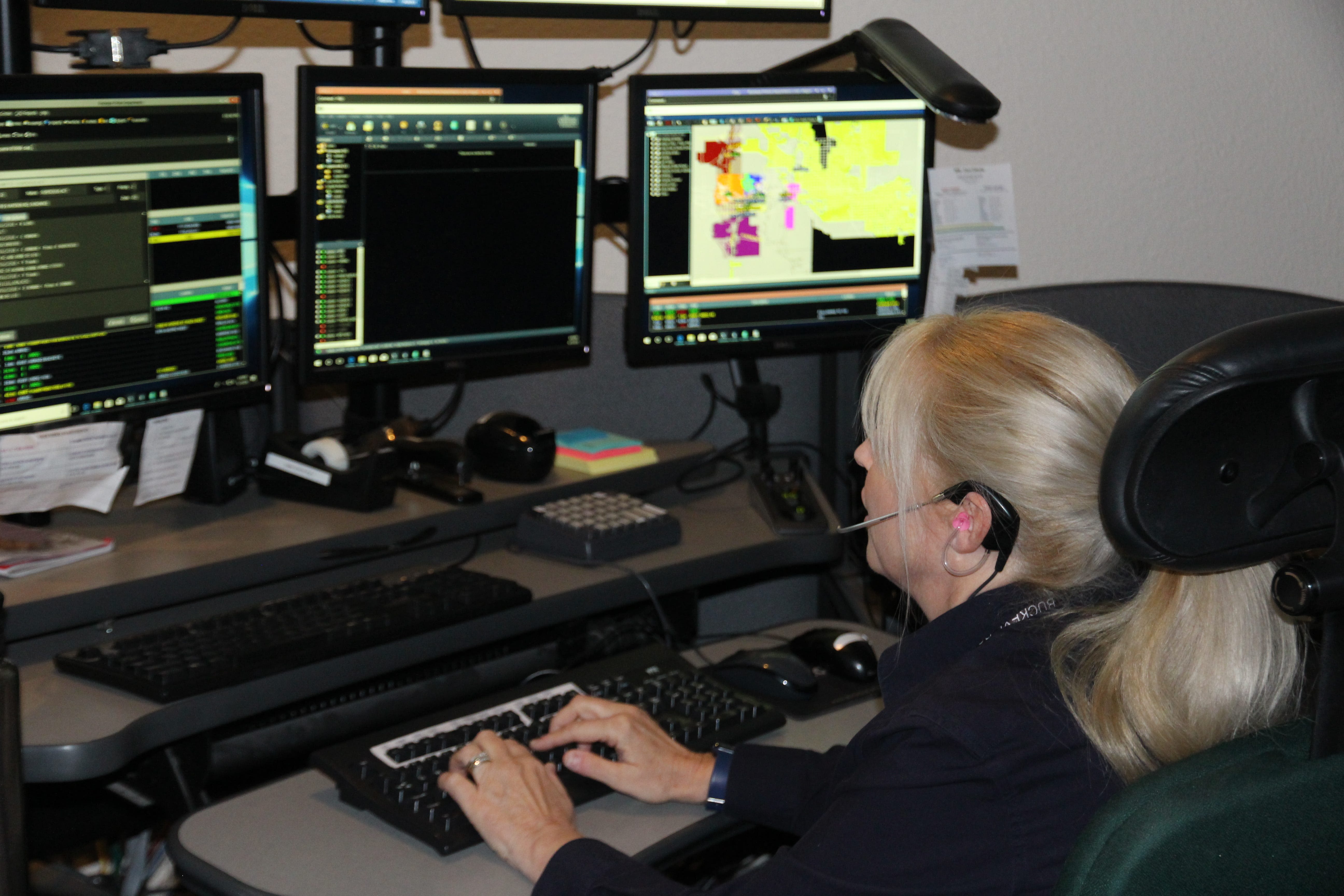 "We have no internet. We have no CAD': Phoenix dispatchers make do during emergency system crash