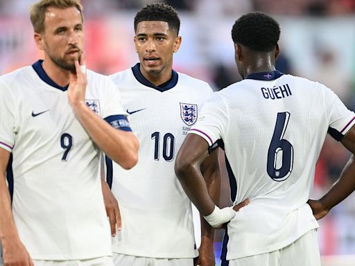 Gary Neville slams 'BASIC' England after bore draw with Slovenia