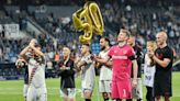 Weekend review: Leverkusen on brink of history, Man United's woes worsen