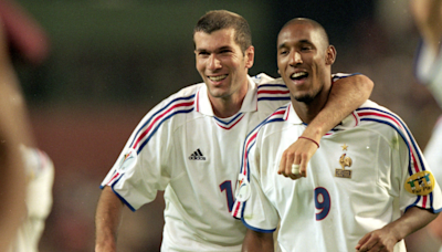 Iconic Performances: When Zidane left the Portuguese chasing shadows at Euro 2000