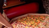 Dia da pizza: a maior do Rio tem 90cm, 36 fatias, alimenta até 15 pessoas e pode chegar a cinco quilos; saiba qual é