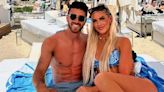 La historia de amor de Marcos Senesi y la promesa del fútbol inglés Kelci-Rose Bowers: el álbum de fotos de sus románticas vacaciones