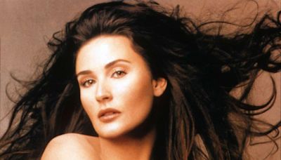 Demi Moore 'Never Imagined' the 'Degree of Controversy' Her Pregnant “Vanity Fair ”Cover Would Bring