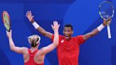 Canada’s Auger-Aliassime and Dabrowski win bronze in mixed-doubles tennis