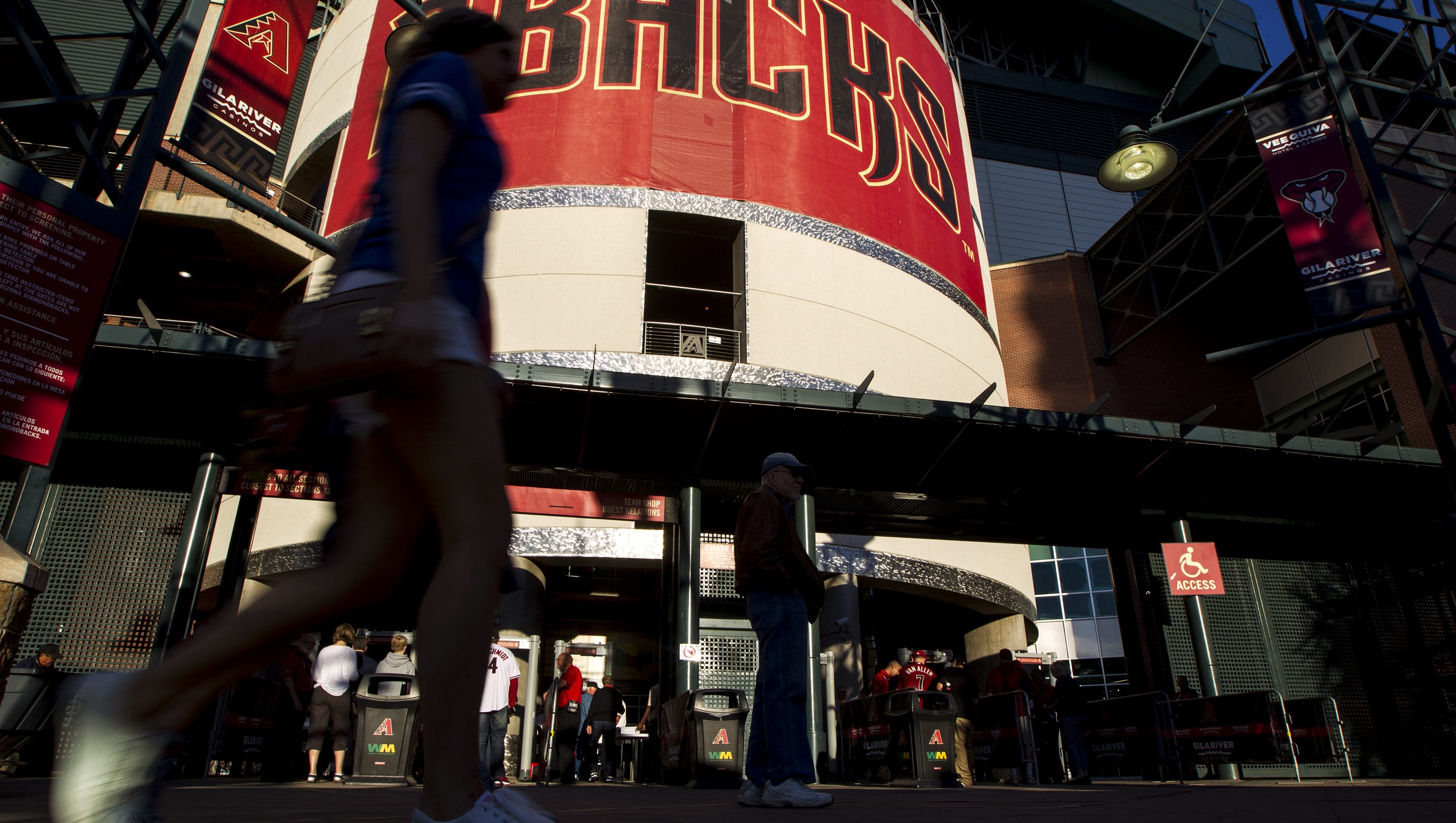 Coyotes, Chiefs are lessons for Dbacks: Don't expect taxpayers to upgrade your digs