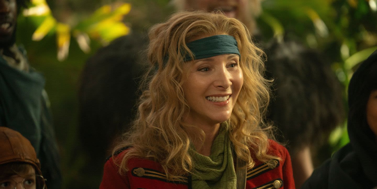 Lisa Kudrow in first-look trailer for new adaptation of British cult classic