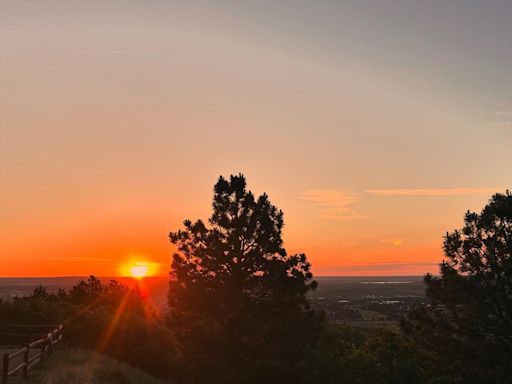 A Hiker's Path: Spectacular sunrise at Cheyenne Mountain State Park