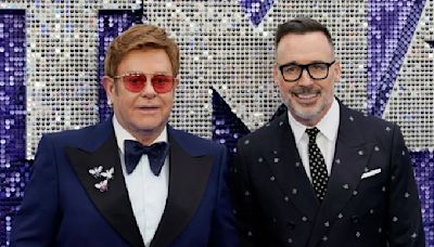 Elton John y David Furnish muestran colección fotográfica en Londres - Noticias Prensa Latina