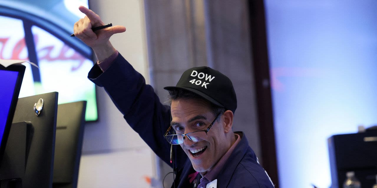 The Dow Closes Above 40000