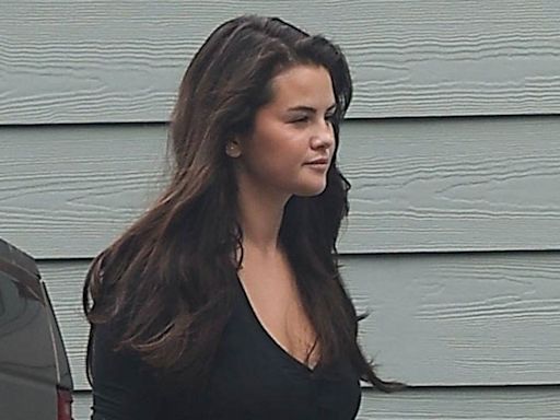 Selena Gomez Leaves Malibu Rental, Site of Fourth of July Party She Hosted