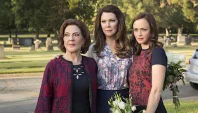 Gilmore Girls’ Lauren Graham and Kelly Bishop share sweet reunion