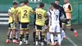 Video: un jugador de Flandria agredió a un referí