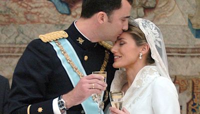 Lo que no se vio de la boda de los reyes: la ansiedad de Felipe, la tristeza de Letizia y su compenetración