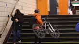 Amplían medida que permite llevar la bicicleta en el Metro: ahora se extiende a todos los feriados y domingos - La Tercera