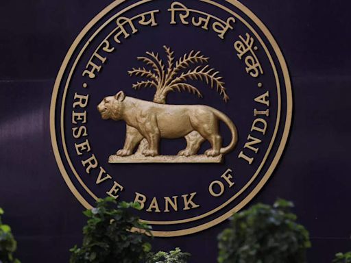 RBI tightens norms for cash pay-outs at banks - The Economic Times