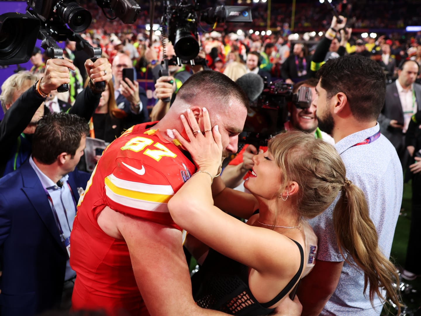 Travis Kelce’s ‘Ego Gets Triggered’ When Taylor Swift Is With These People, Sources Claim