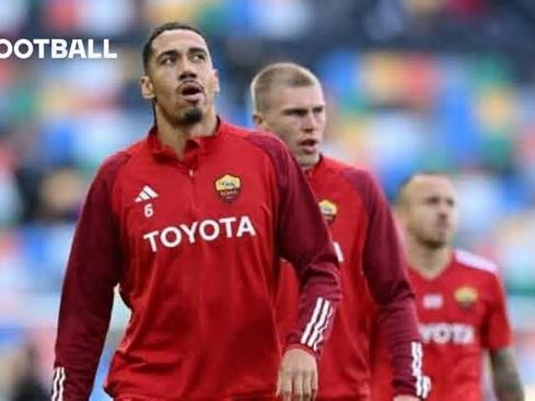 Chris Smalling suffers groin injury in win over Udinese | OneFootball