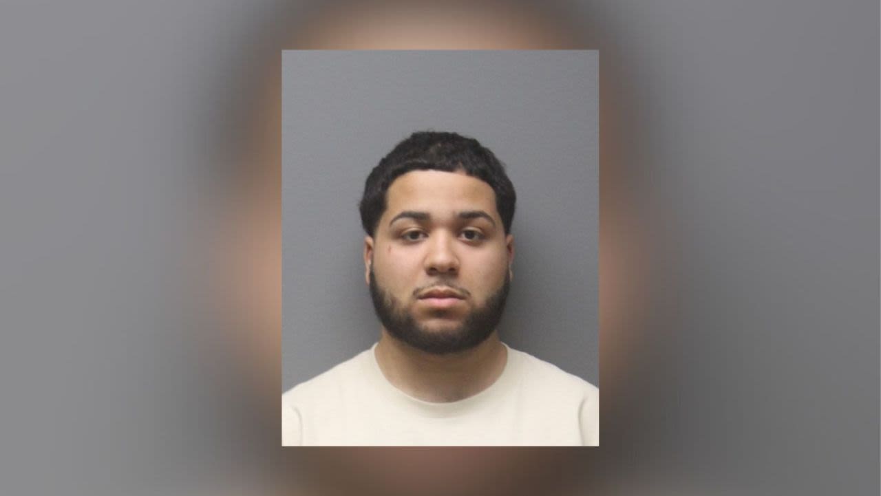 Massachusetts man arrested for crashing into car then stealing it in South Windsor