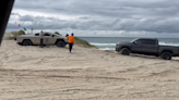 VIDEO: Tesla Cybertruck stuck on Oregon sand dunes