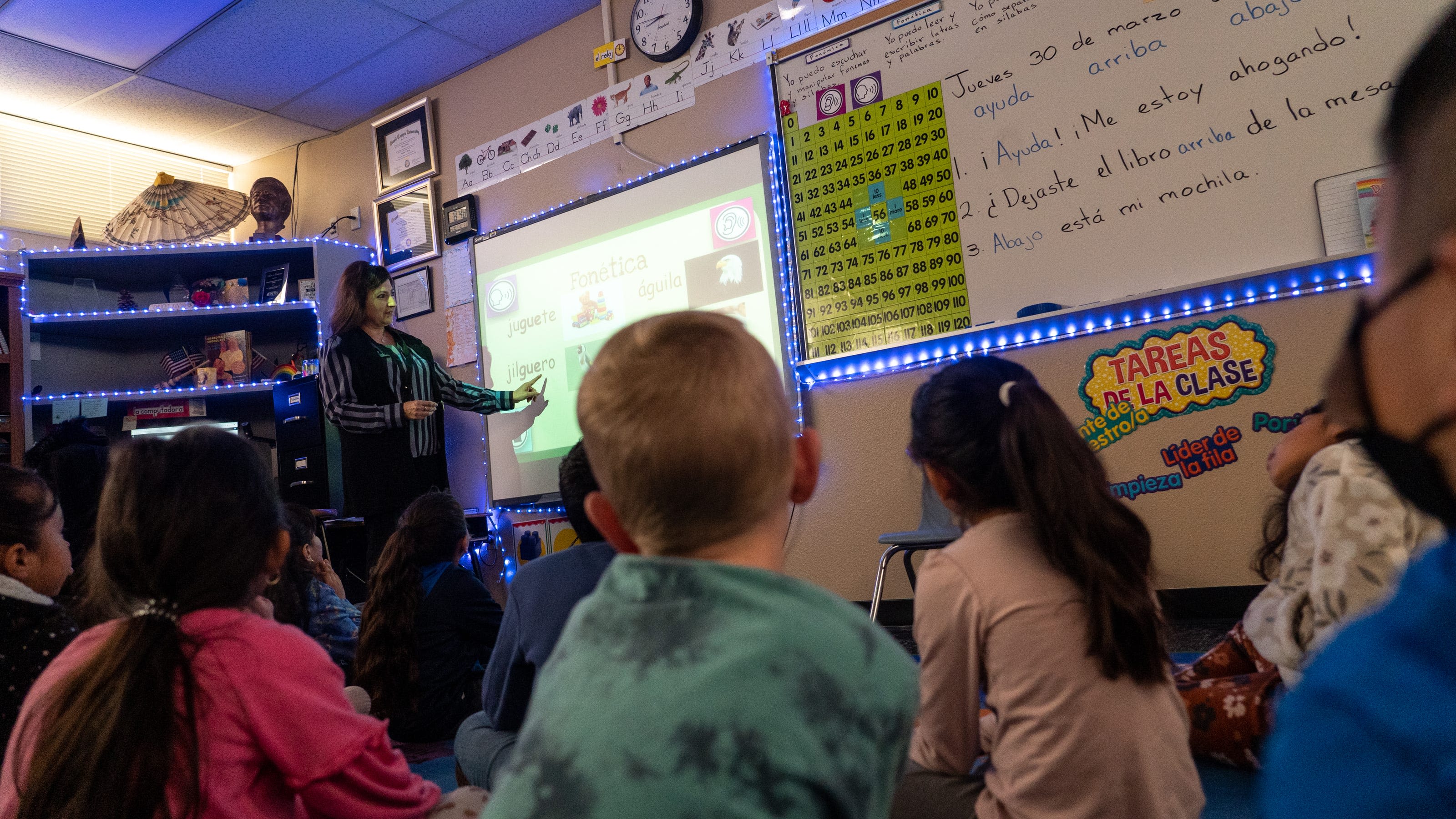 Dual language programs in Arizona take more heat from schools chief