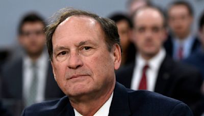 A Trump judge has just shown Alito how to recuse from a hot-button case