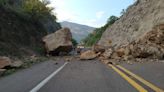 Derrumbe en la autopista Cuacnopalan-Oaxaca, está cerrada en ambos sentidos