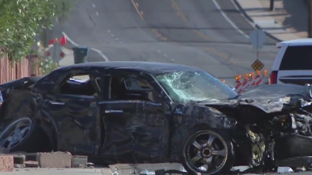 Driver dies after crashing into wall in north Phoenix