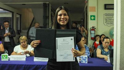 Lourdes Paz Reyes recibe constancia como alcaldesa en Iztacalco