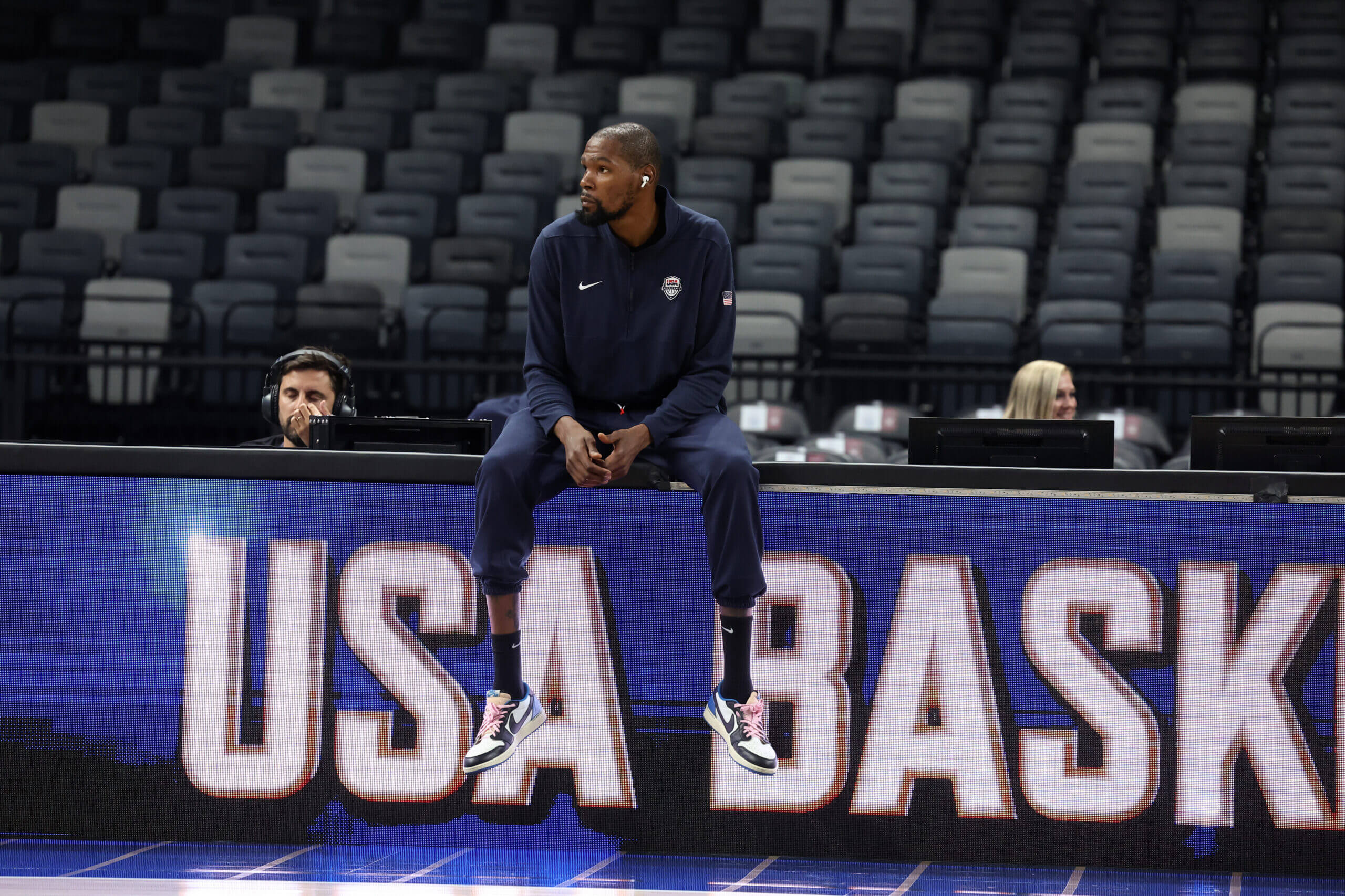 Durant practices with Team USA for first time after calf strain